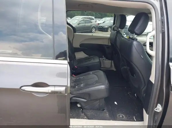 2C4RC1BG5JR257287 2018 CHRYSLER PACIFICA - Image 8