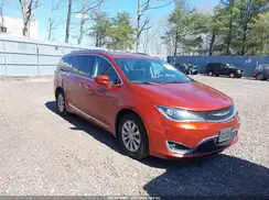 2C4RC1BG5JR257337 2018 CHRYSLER PACIFICA