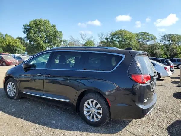 2C4RC1BG5JR263672 2018 CHRYSLER PACIFICA - Image 2
