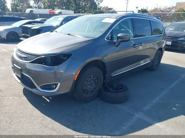 2C4RC1BG5JR278964 2018 CHRYSLER PACIFICA - Image 2