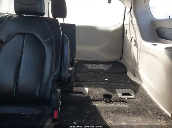 2C4RC1BG5JR290564 2018 CHRYSLER PACIFICA - Image 8