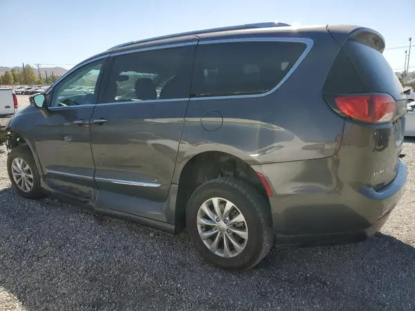2C4RC1BG5JR290631 2018 CHRYSLER PACIFICA - Image 2