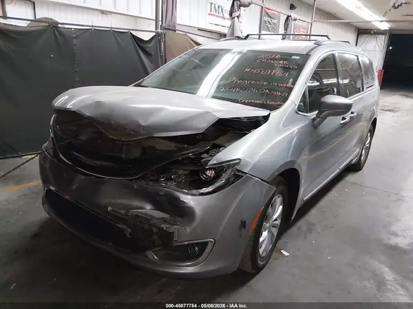 2C4RC1BG5JR305659 2018 CHRYSLER PACIFICA - Image 2