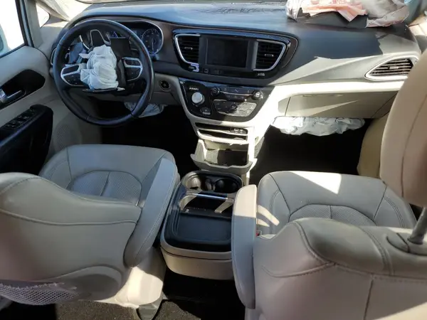 2C4RC1BG5JR305662 2018 CHRYSLER PACIFICA - Image 8