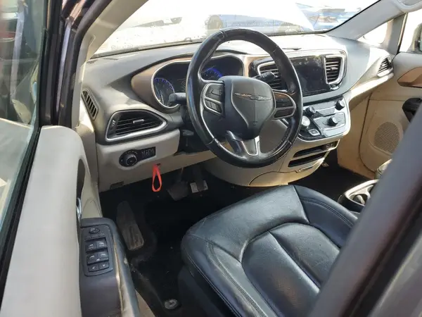 2C4RC1BG5JR317889 2018 CHRYSLER PACIFICA - Image 8