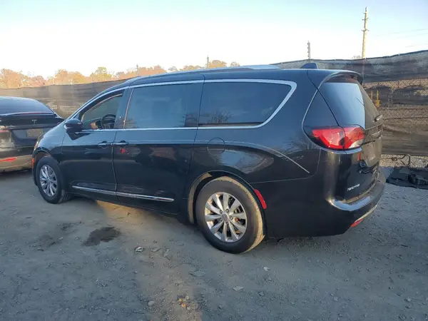 2C4RC1BG5JR322770 2018 CHRYSLER PACIFICA - Image 2