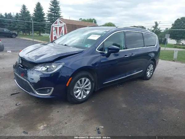 2C4RC1BG5JR354599 2018 CHRYSLER PACIFICA - Image 2