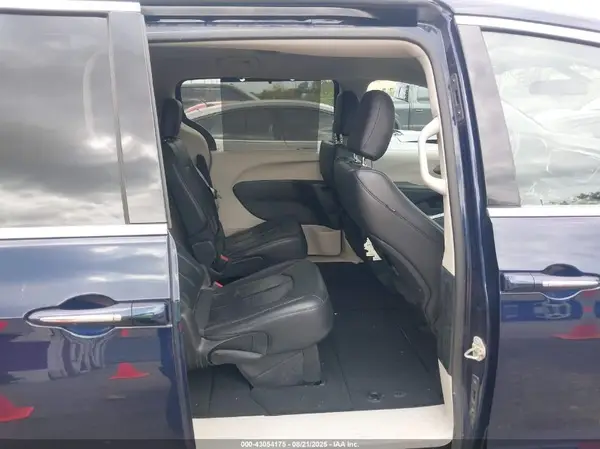 2C4RC1BG5JR354599 2018 CHRYSLER PACIFICA - Image 8
