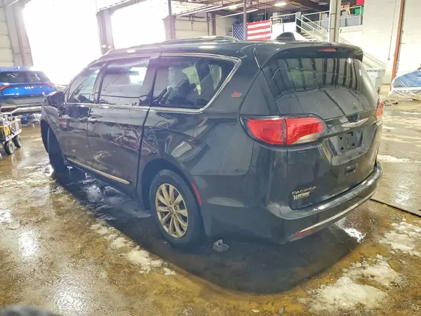 2C4RC1BG5JR356112 2018 CHRYSLER PACIFICA - Image 2