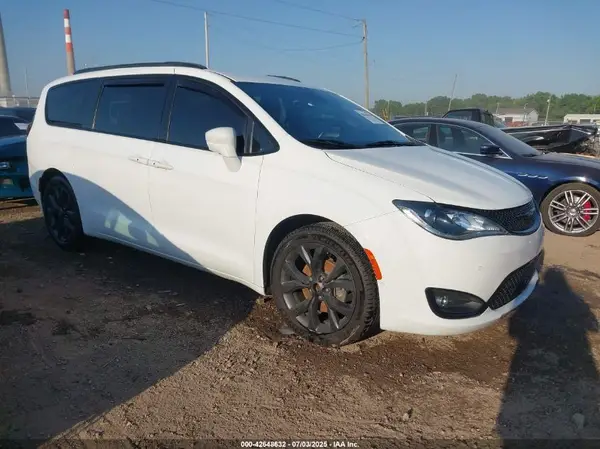 2C4RC1BG5KR522663 2019 CHRYSLER PACIFICA - Image 1