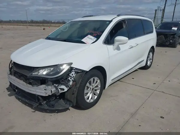 2C4RC1BG5KR537437 2019 CHRYSLER PACIFICA - Image 2