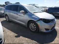 2C4RC1BG5KR539947 2019 CHRYSLER PACIFICA