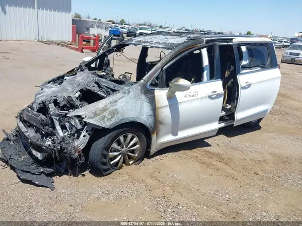 2C4RC1BG5KR550365 2019 CHRYSLER PACIFICA - Image 2