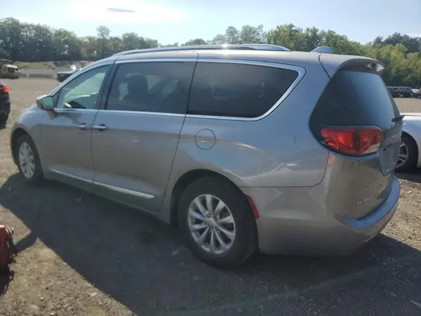 2C4RC1BG5KR555288 2019 CHRYSLER PACIFICA - Image 2