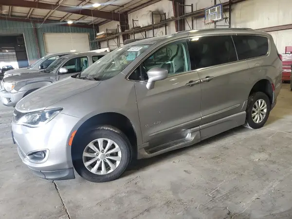2C4RC1BG5KR560314 2019 CHRYSLER PACIFICA - Image 1