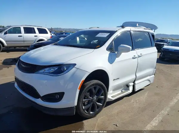 2C4RC1BG5KR560720 2019 CHRYSLER PACIFICA - Image 2