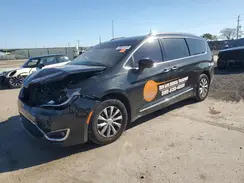 2C4RC1BG5KR561043 2019 CHRYSLER PACIFICA