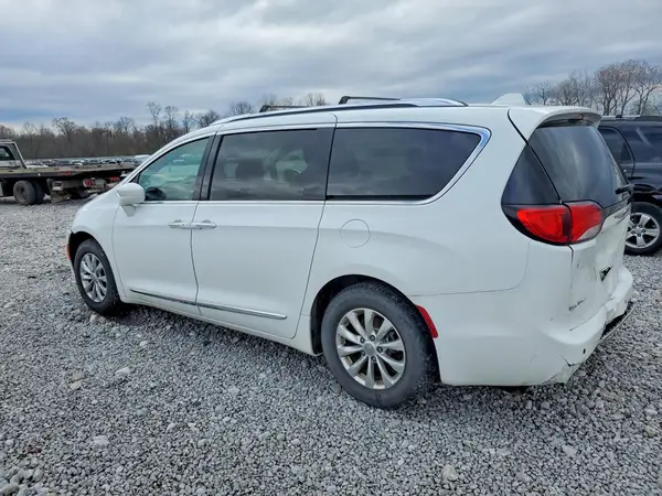 2C4RC1BG5KR561639 2019 CHRYSLER PACIFICA - Image 2