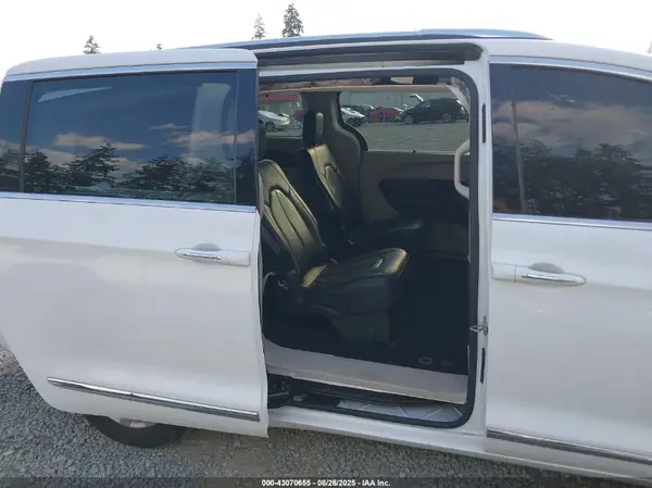 2C4RC1BG5KR581406 2019 CHRYSLER PACIFICA - Image 8