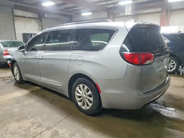 2C4RC1BG5KR588940 2019 CHRYSLER PACIFICA - Image 2