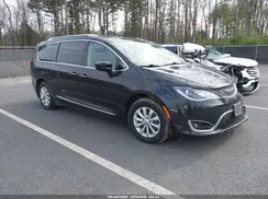 2C4RC1BG5KR609141 2019 CHRYSLER PACIFICA
