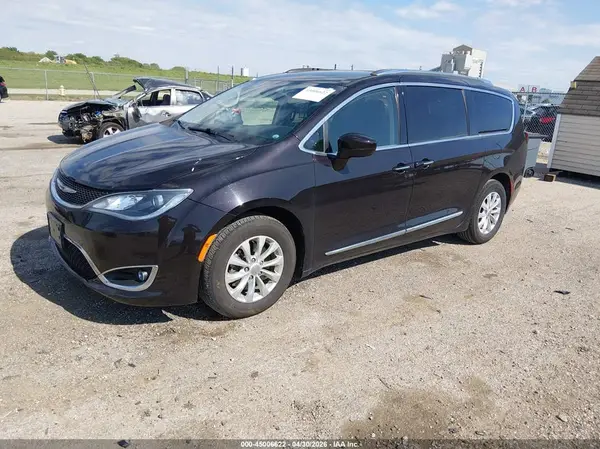 2C4RC1BG5KR613304 2019 CHRYSLER PACIFICA - Image 2