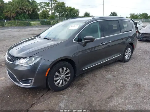 2C4RC1BG5KR625890 2019 CHRYSLER PACIFICA - Image 2