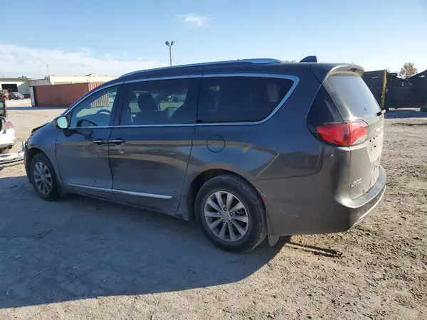 2C4RC1BG5KR628949 2019 CHRYSLER PACIFICA - Image 2