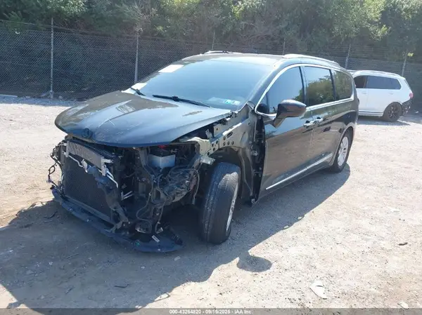 2C4RC1BG5KR644049 2019 CHRYSLER PACIFICA - Image 2
