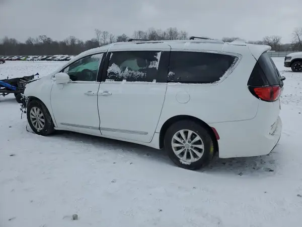 2C4RC1BG5KR650420 2019 CHRYSLER PACIFICA - Image 2