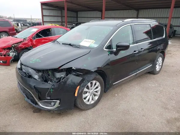 2C4RC1BG5KR651535 2019 CHRYSLER PACIFICA - Image 2