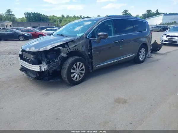 2C4RC1BG5KR651681 2019 CHRYSLER PACIFICA - Image 2