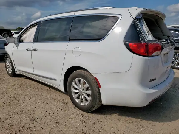 2C4RC1BG5KR651776 2019 CHRYSLER PACIFICA - Image 2