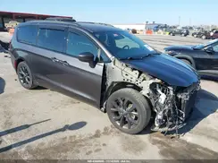 2C4RC1BG5KR667850 2019 CHRYSLER PACIFICA