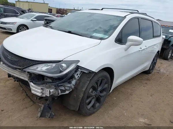 2C4RC1BG5KR668240 2019 CHRYSLER PACIFICA - Image 2