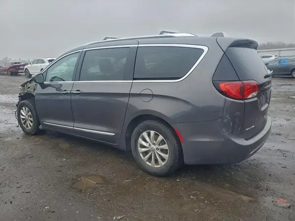 2C4RC1BG5KR731627 2019 CHRYSLER PACIFICA - Image 2