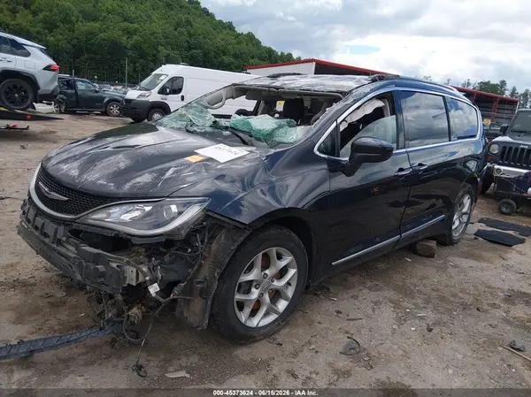 2C4RC1BG5KR738111 2019 CHRYSLER PACIFICA - Image 2
