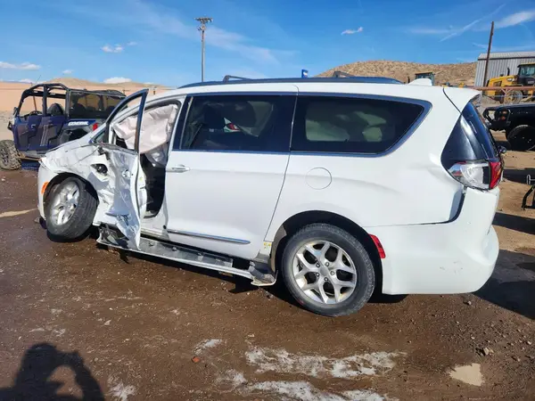 2C4RC1BG5LR120370 2020 CHRYSLER PACIFICA - Image 2