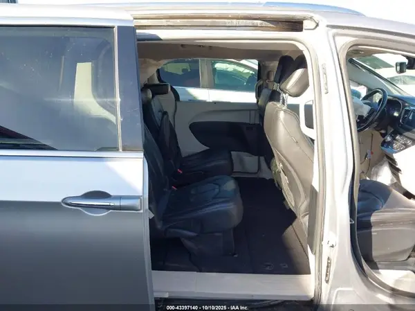 2C4RC1BG5LR173361 2020 CHRYSLER PACIFICA - Image 8