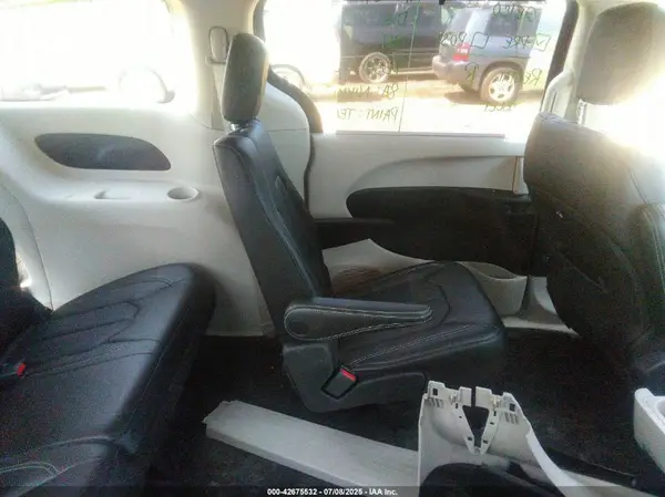 2C4RC1BG5PR505661 2023 CHRYSLER PACIFICA - Image 8