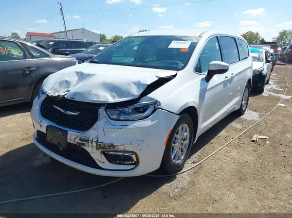 2C4RC1BG5PR533377 2023 CHRYSLER PACIFICA - Image 2