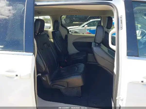2C4RC1BG5PR533377 2023 CHRYSLER PACIFICA - Image 8