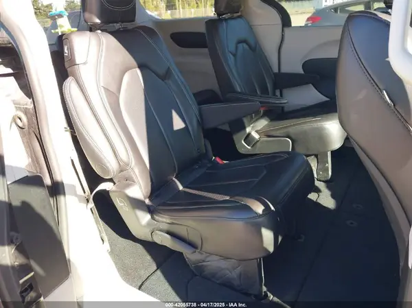 2C4RC1BG5PR550499 2023 CHRYSLER PACIFICA - Image 8