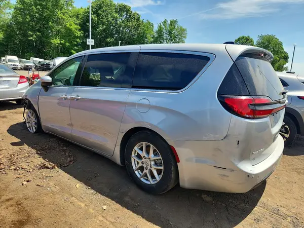 2C4RC1BG5PR566654 2023 CHRYSLER PACIFICA - Image 2