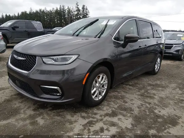 2C4RC1BG5PR581316 2023 CHRYSLER PACIFICA - Image 2