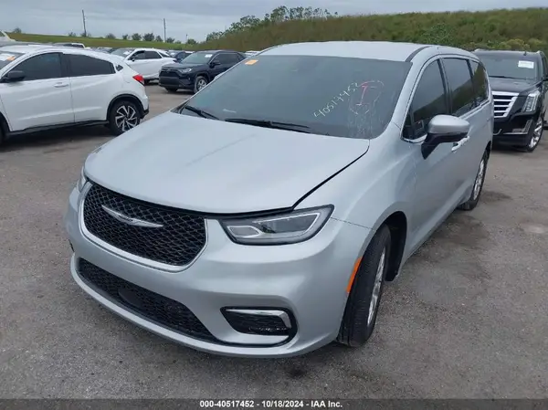 2C4RC1BG5PR598696 2023 CHRYSLER PACIFICA - Image 2
