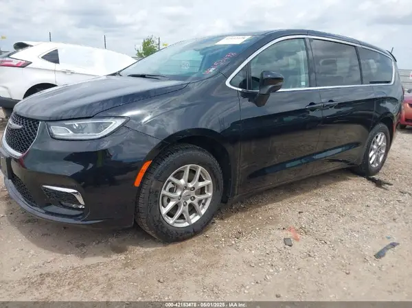 2C4RC1BG5PR601676 2023 CHRYSLER PACIFICA - Image 2