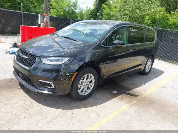 2C4RC1BG5PR606425 2023 CHRYSLER PACIFICA - Image 2