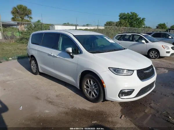 2C4RC1BG5PR606554 2023 CHRYSLER PACIFICA - Image 1