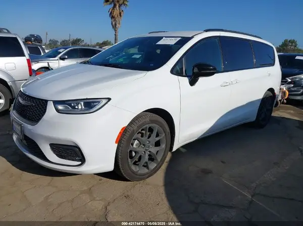 2C4RC1BG5RR112584 2024 CHRYSLER PACIFICA - Image 2